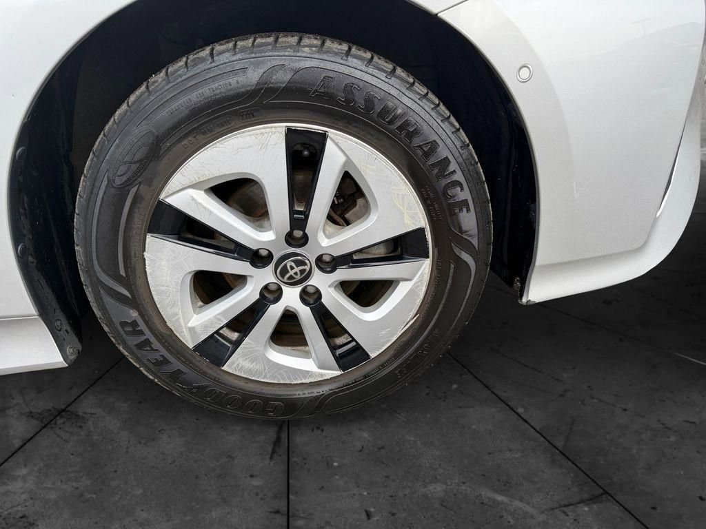 Used 2018 Toyota Prius Two w/ Prius Two Safety Plus Package image 28