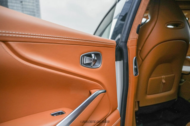 Used 2021 Aston Martin DBX image 38