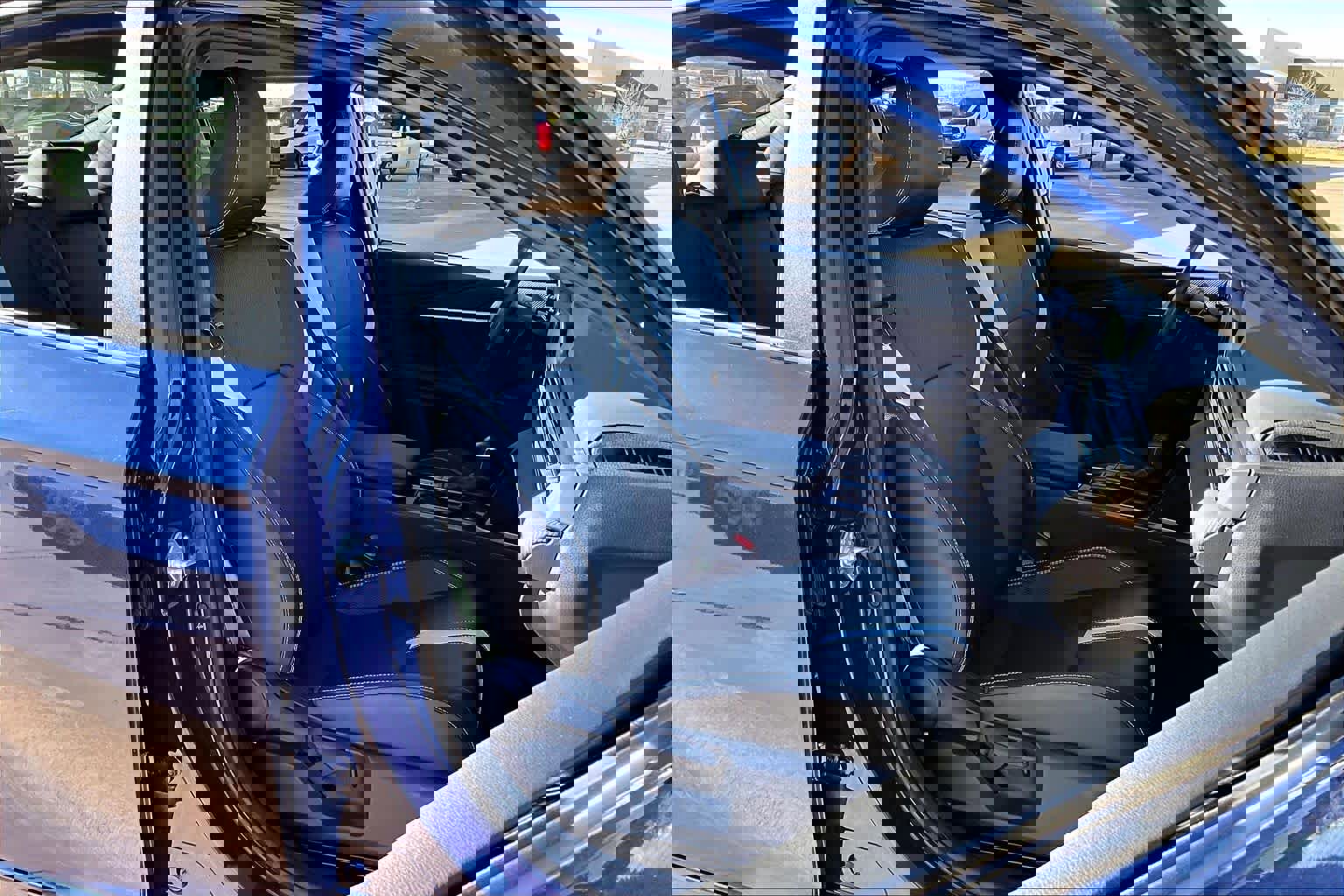 Used 2025 Toyota Camry SE image 8