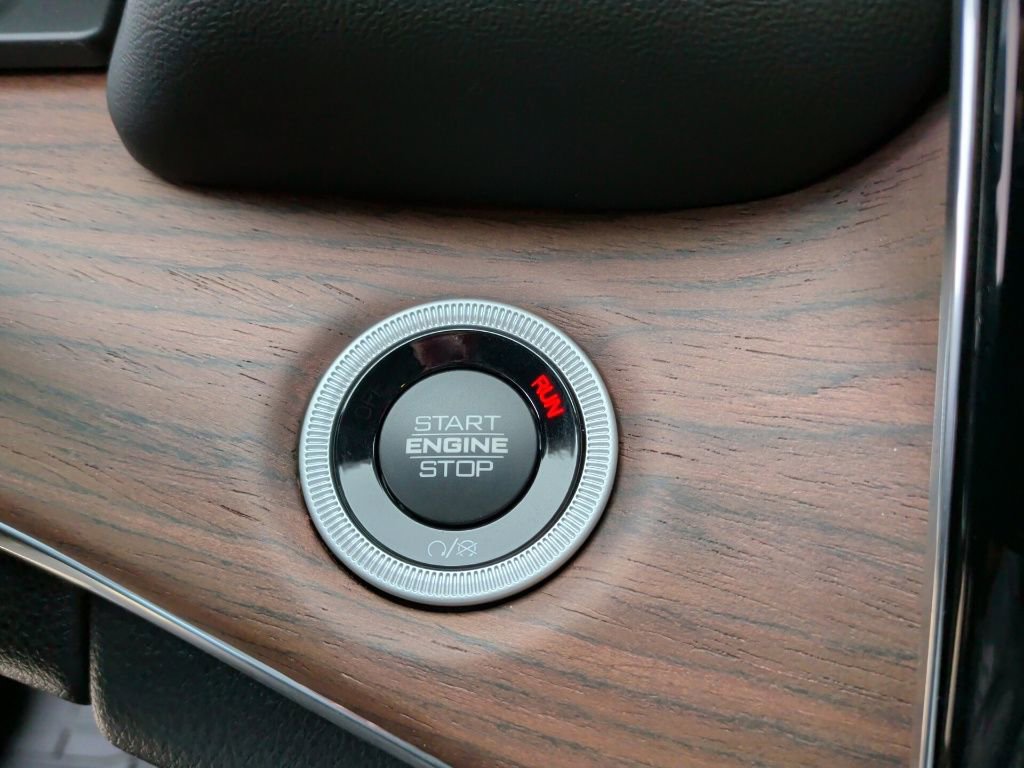 New 2025 Jeep Grand Cherokee Summit image 26