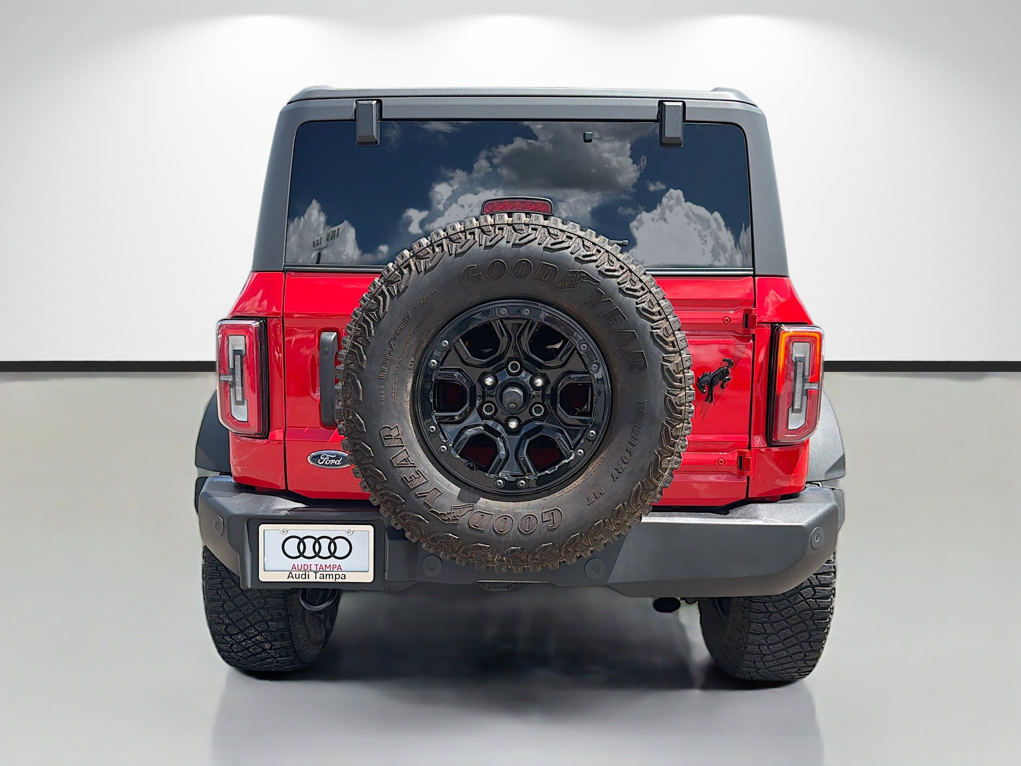 Used 2023 Ford Bronco Wildtrak image 4