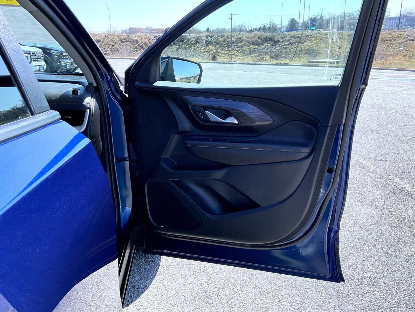 Certified 2023 GMC Terrain SLE w/ Driver Convenience Package image 16