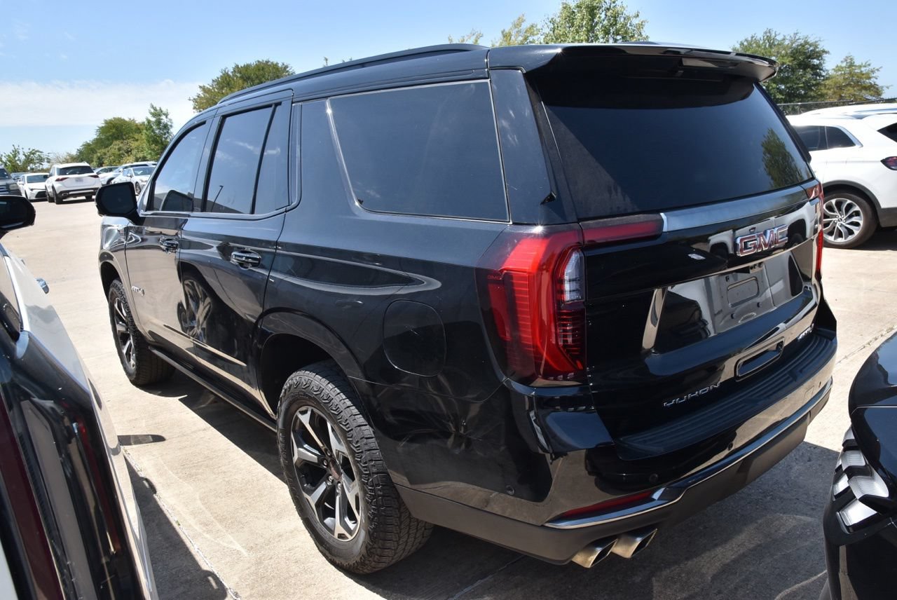Used 2025 GMC Yukon AT4 w/ AT4 Premium Package AWD/4WD image 7