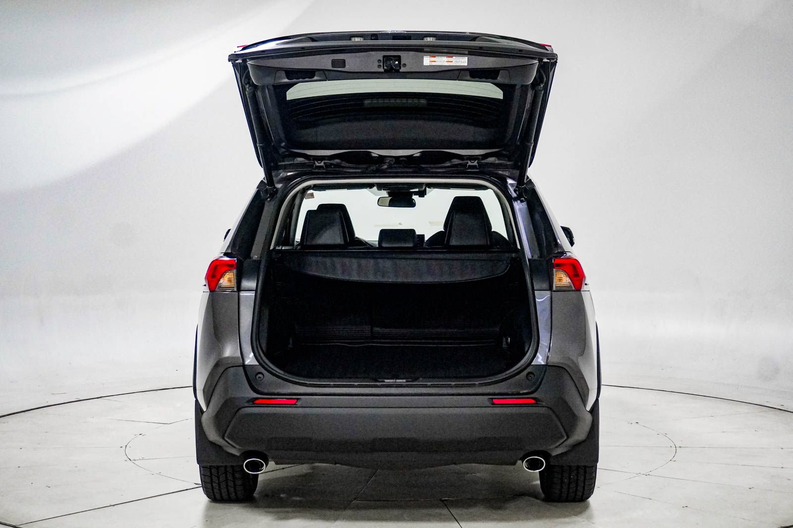 Used 2022 Toyota RAV4 XLE Premium AWD/4WD image 8