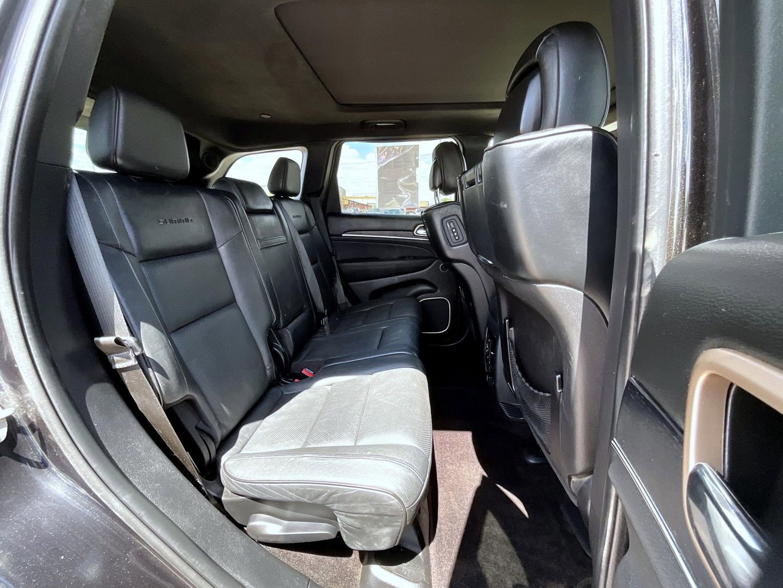Used 2015 Jeep Grand Cherokee Summit w/ Platinum Series Group AWD/4WD image 18