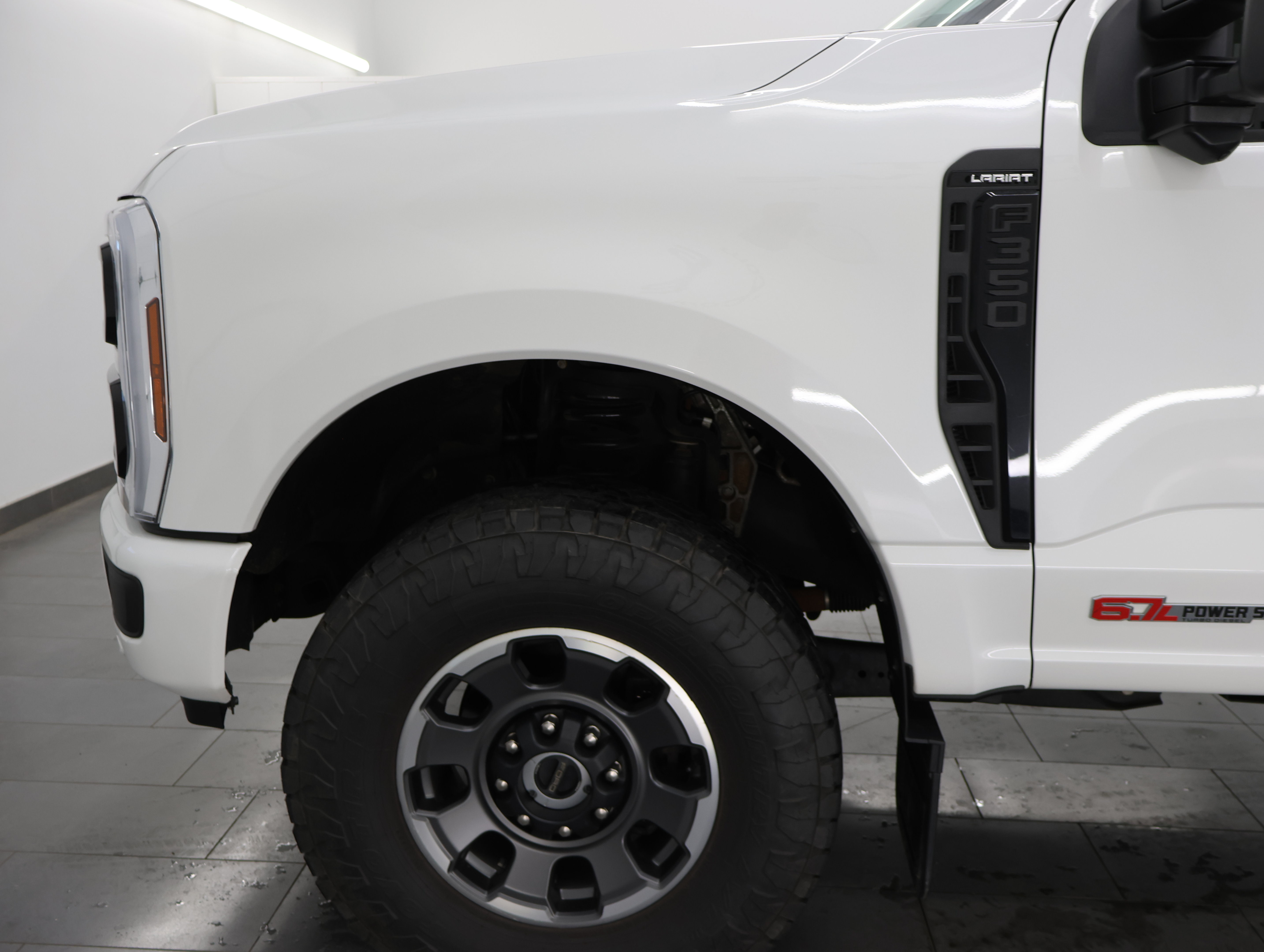 Used 2024 Ford F350 Lariat w/ Lariat Ultimate Package AWD/4WD image 37