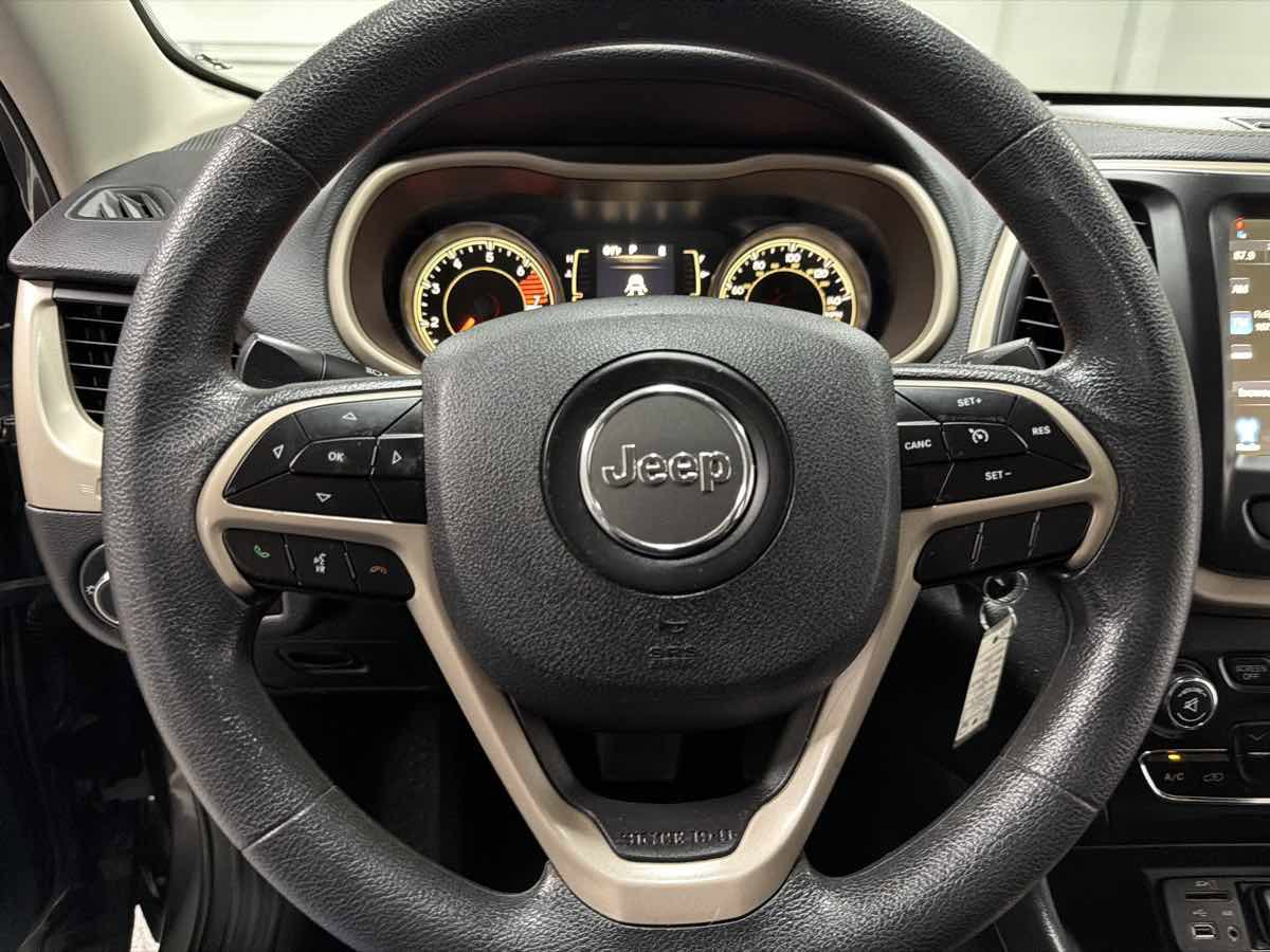 Used 2018 Jeep Cherokee Latitude image 15