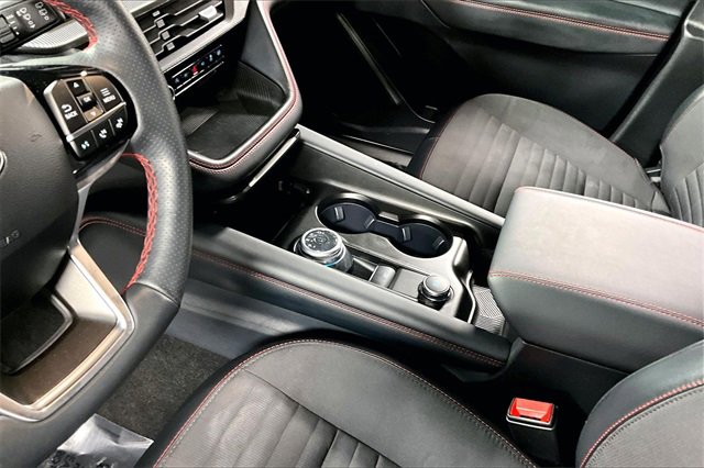 Used 2025 Ford Explorer ST-Line w/ ST-Line Street Pack image 18