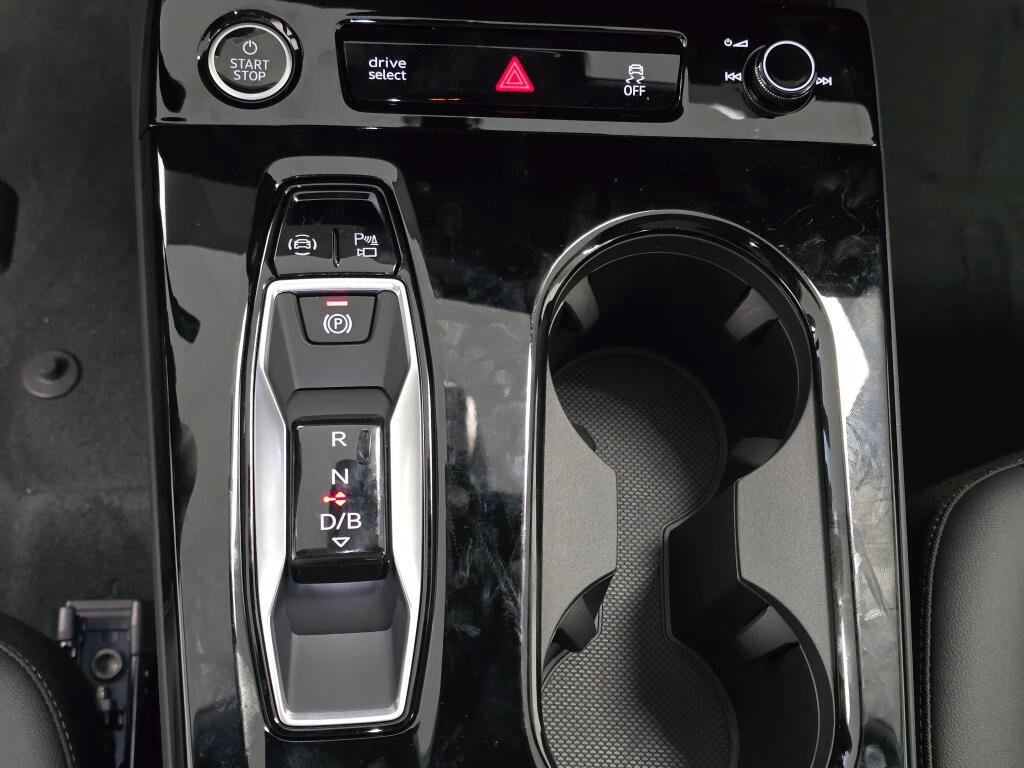 New 2025 Audi A6 e-tron Premium image 15