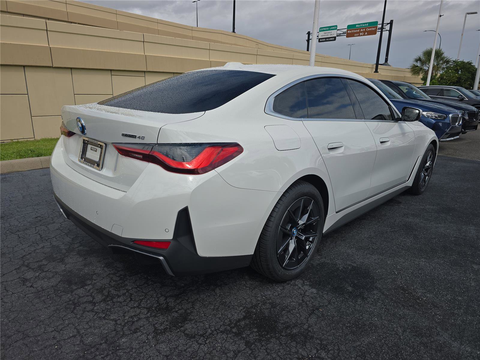 Used 2023 BMW i4 eDrive40 image 4