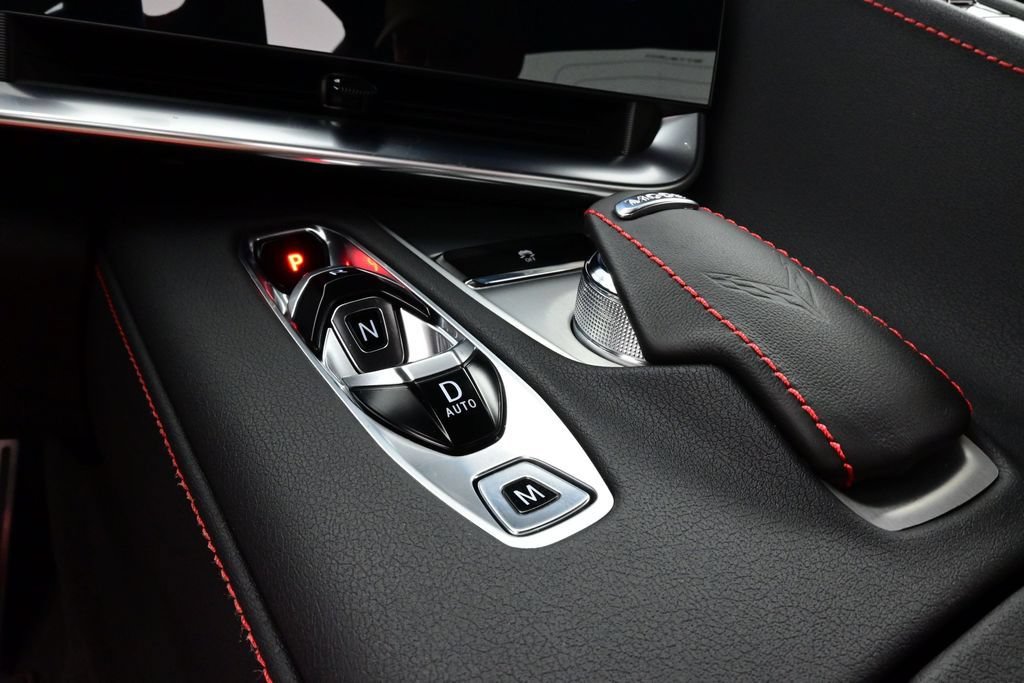 Used 2025 Chevrolet Corvette Z06 RWD image 11