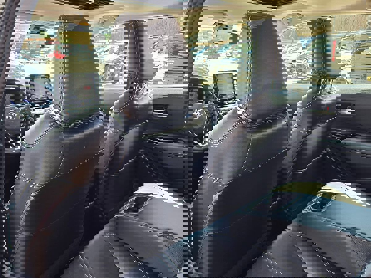 Used 2020 Toyota Corolla XLE FWD image 24