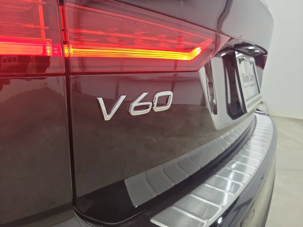 New 2026 Volvo V60 B5 Cross Country Plus w/ Protection Package Premier AWD/4WD image 9