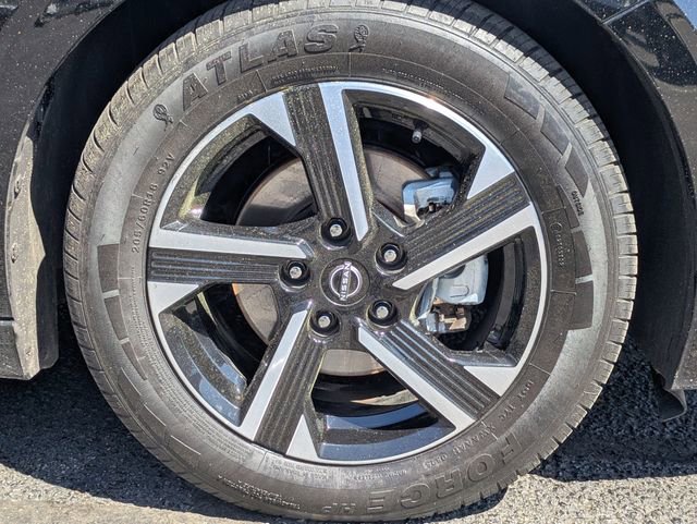 Used 2024 Nissan Sentra SV image 11