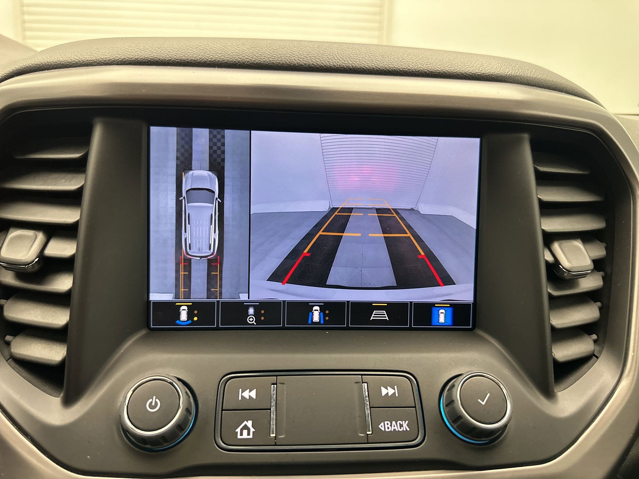 Certified 2023 GMC Acadia AT4 w/ Technology Package AWD/4WD image 24