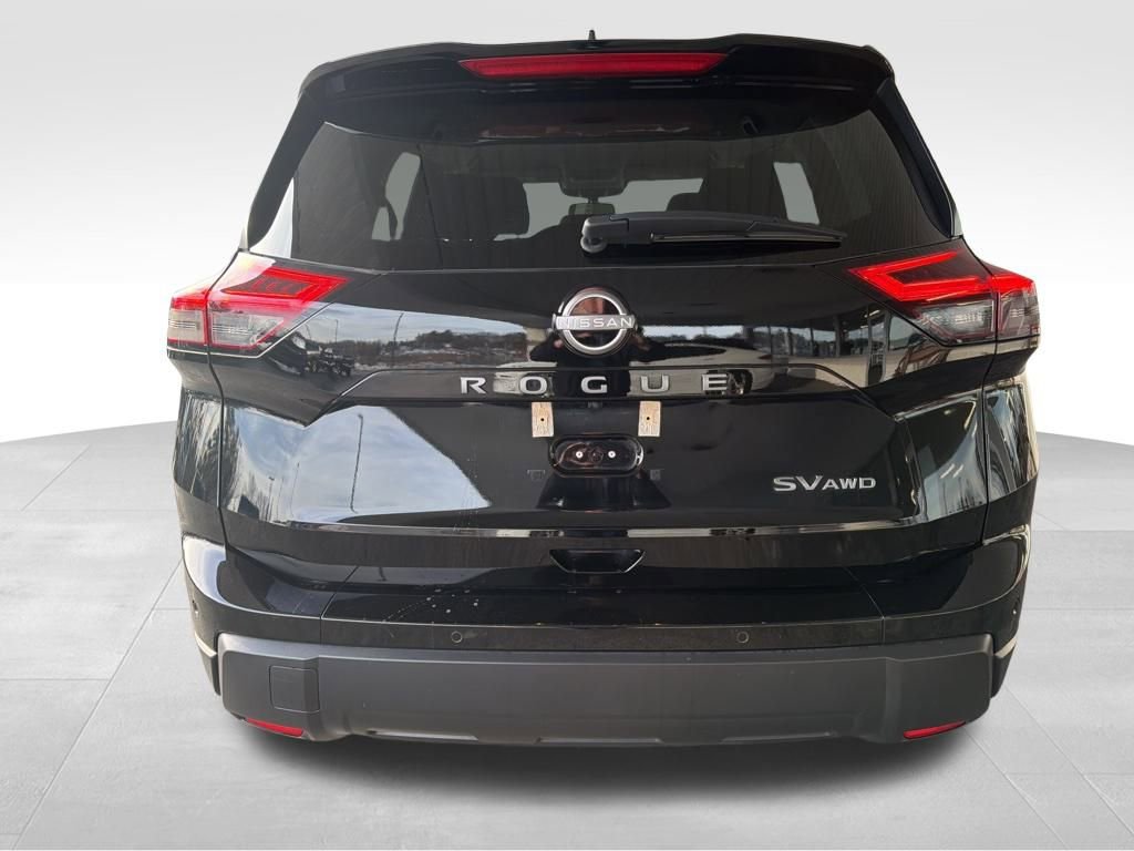 Used 2024 Nissan Rogue SV image 4