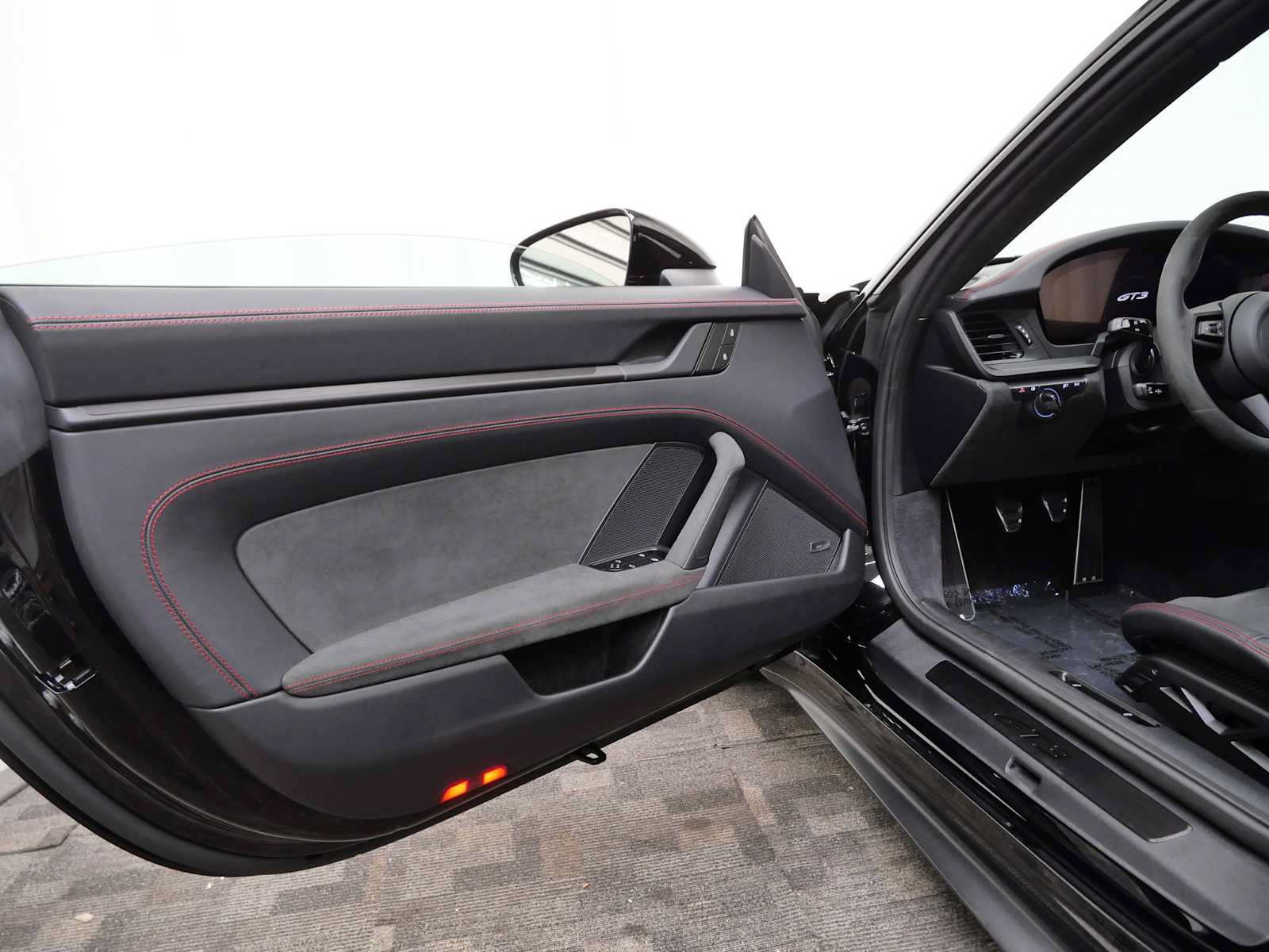 Used 2026 Porsche 911 GT3 RWD image 15