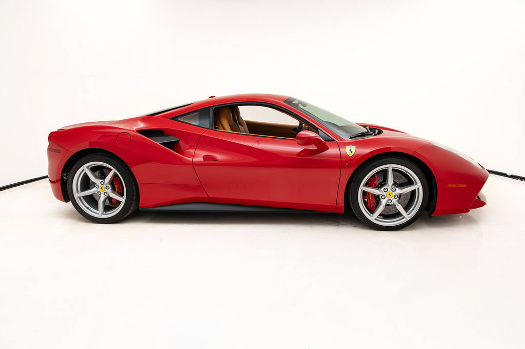 Certified 2017 Ferrari 488 GTB RWD image 3