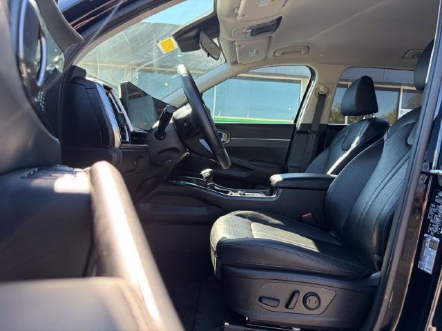 Certified 2025 Kia Sorento S AWD/4WD image 37