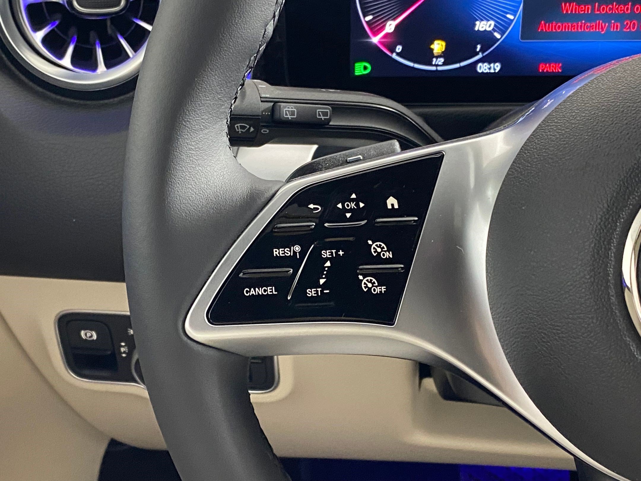 New 2025 Mercedes-Benz GLB 250 4MATIC image 16