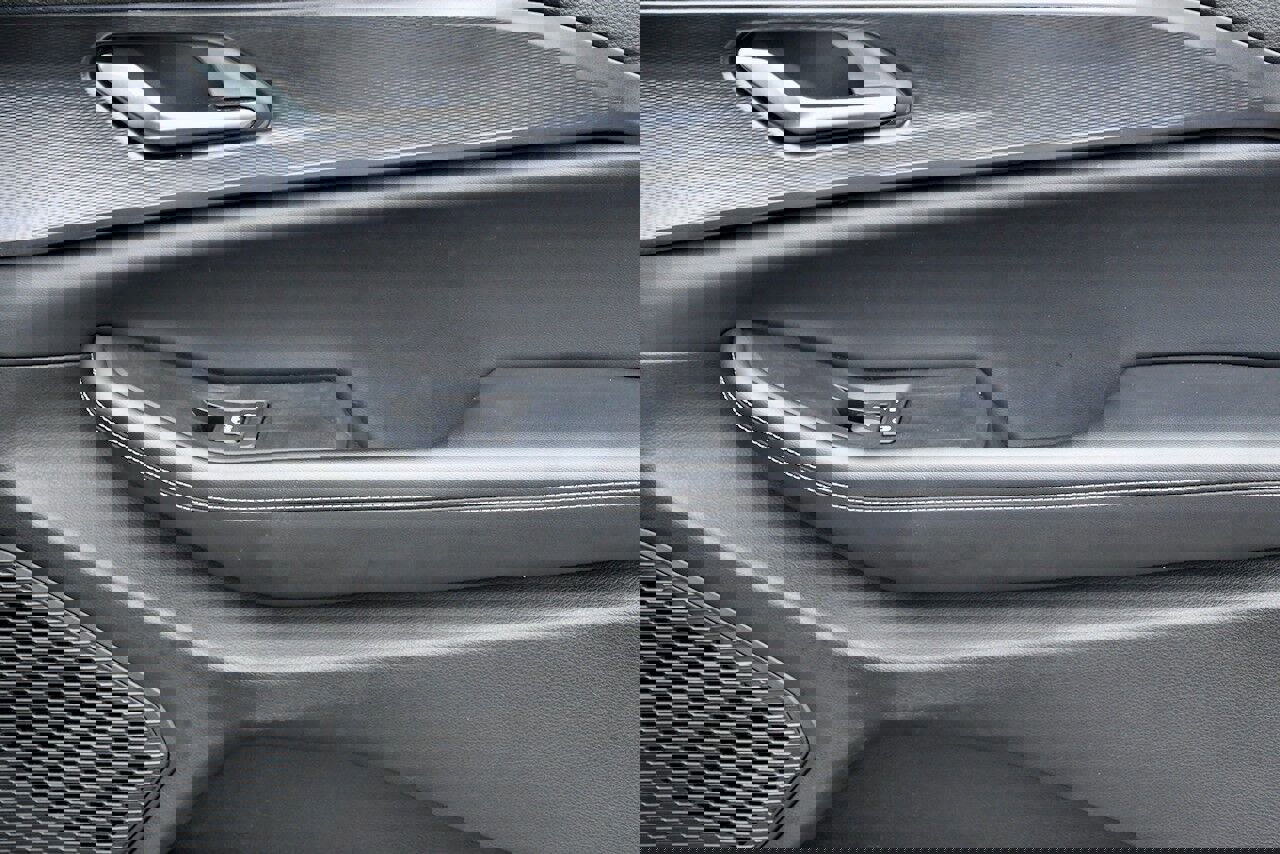 Used 2023 Jeep Grand Cherokee L Laredo image 20