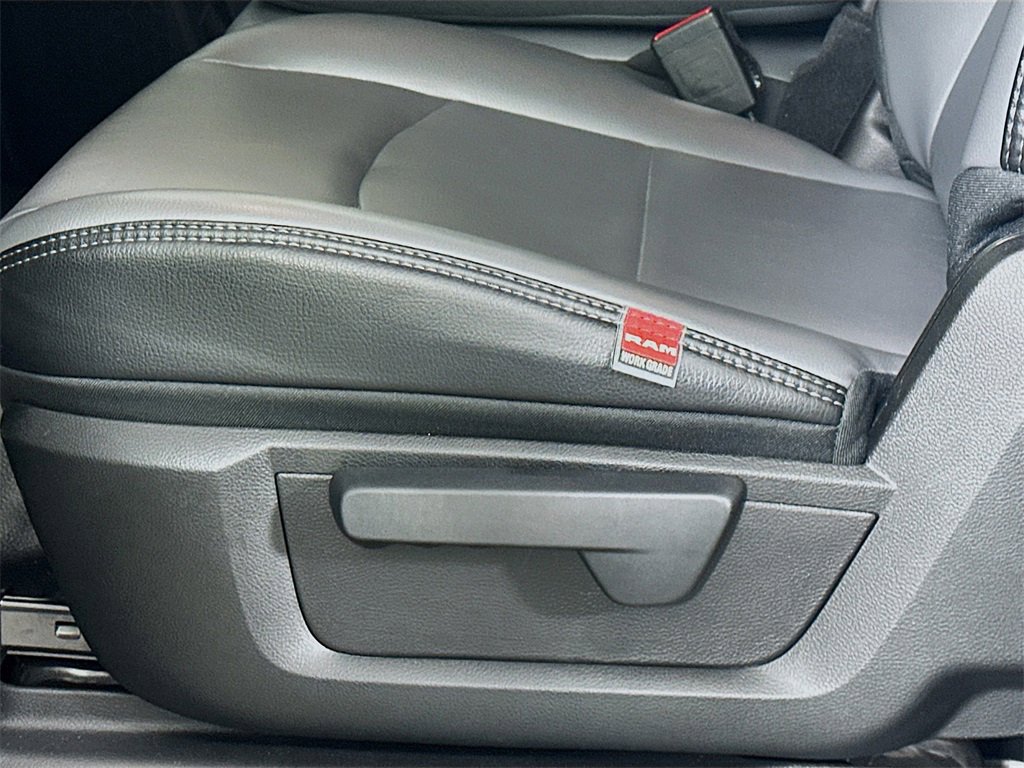 Used 2024 RAM 2500 Tradesman w/ Chrome Appearance Group image 21