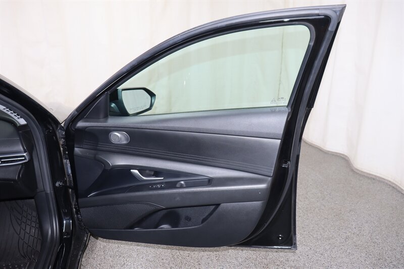 Used 2021 Hyundai Elantra SEL FWD image 22