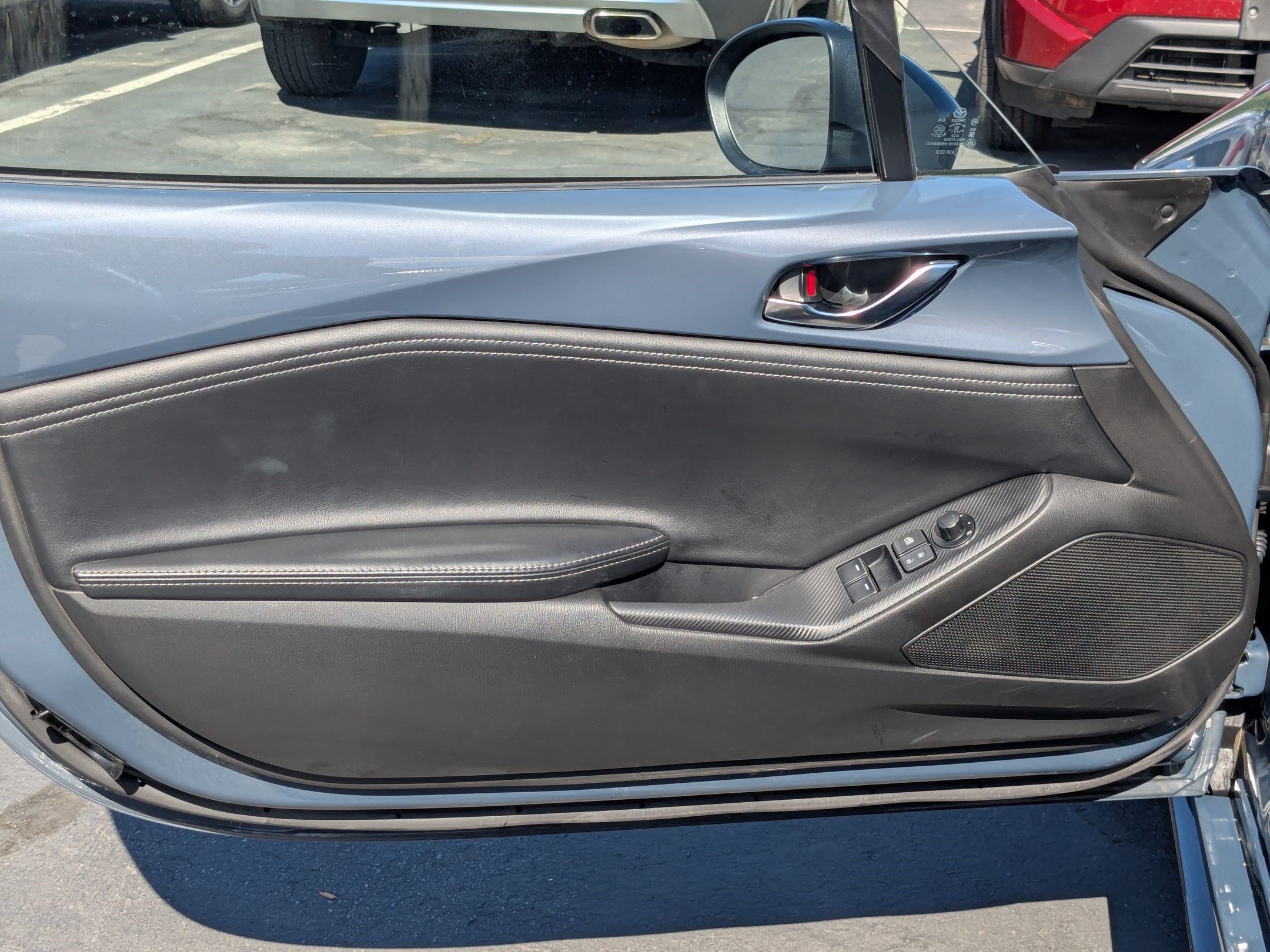 Used 2021 MAZDA MX-5 Miata Club w/ Appearance Package RWD image 14