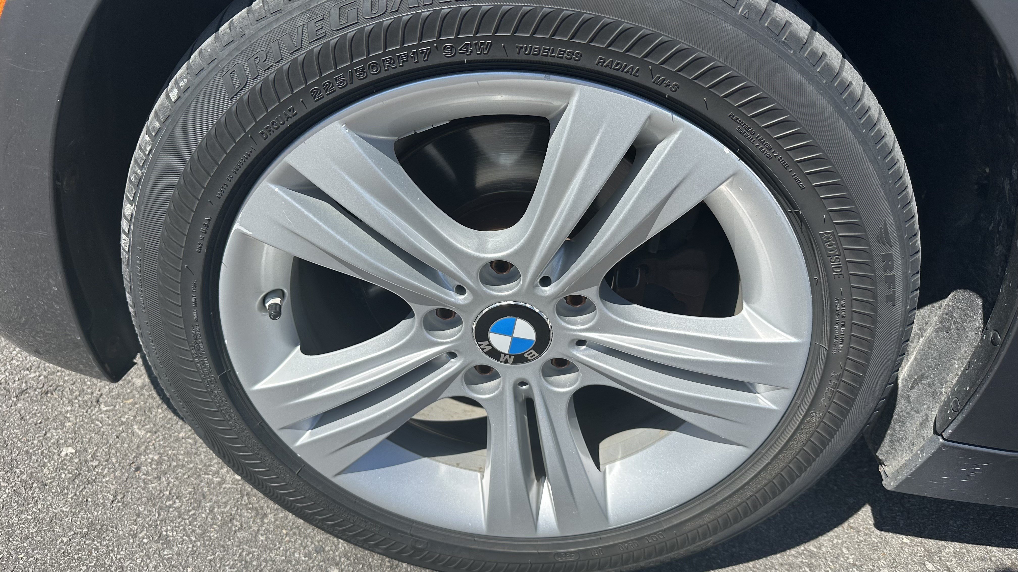 Used 2018 BMW 330i xDrive Sedan w/ Convenience Package AWD/4WD image 12