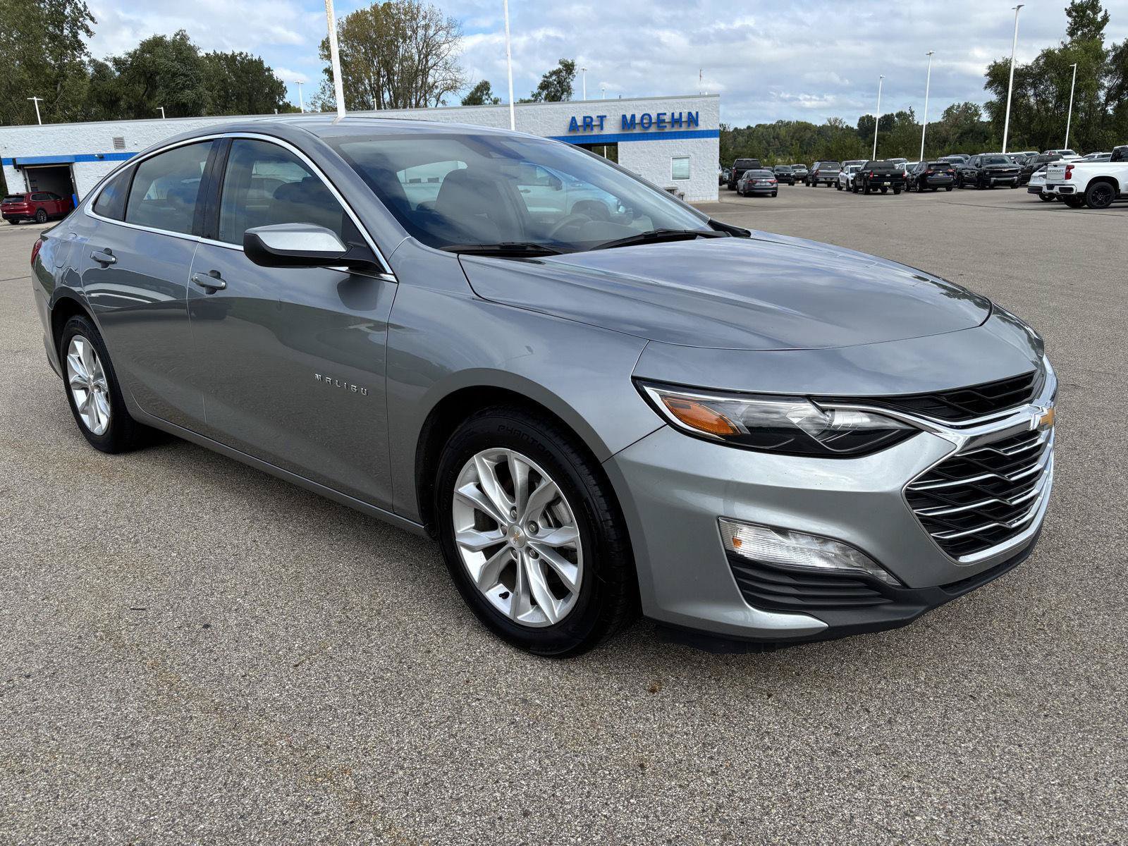 Used 2025 Chevrolet Malibu LT FWD image 9