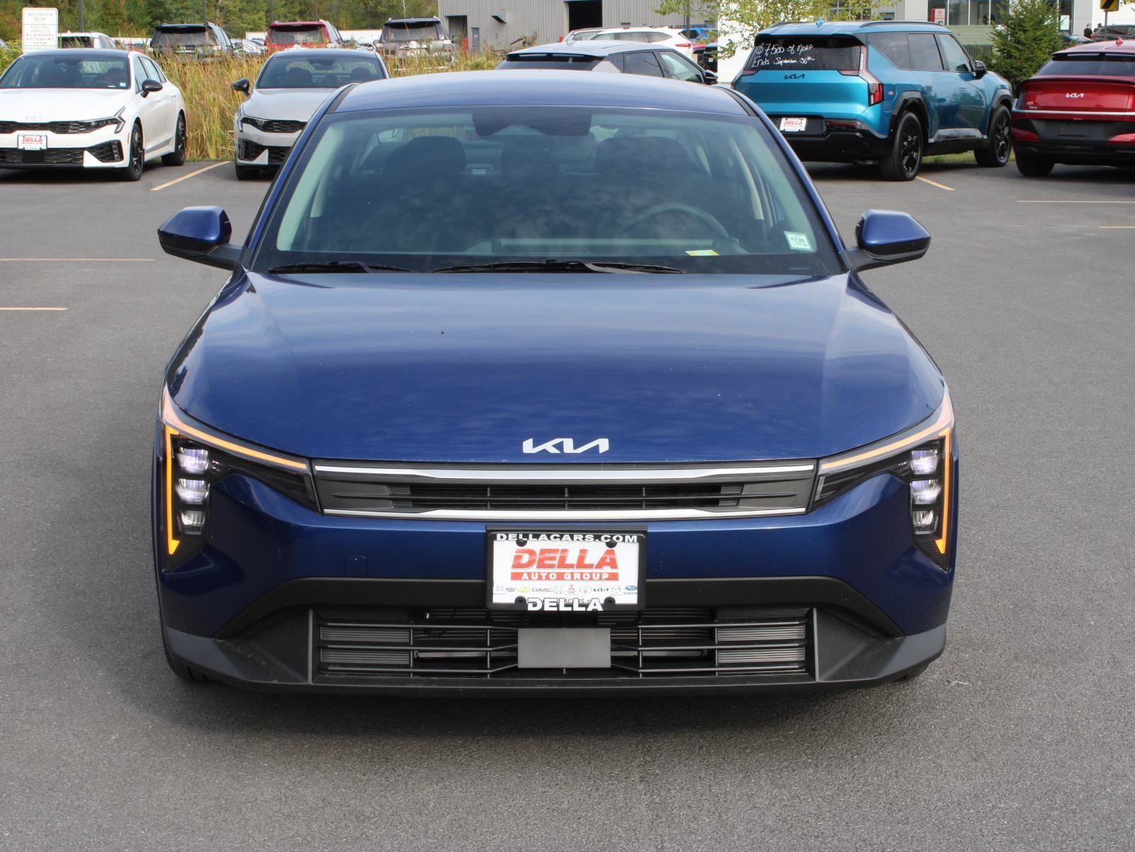 New 2025 Kia K4 LXS image 2