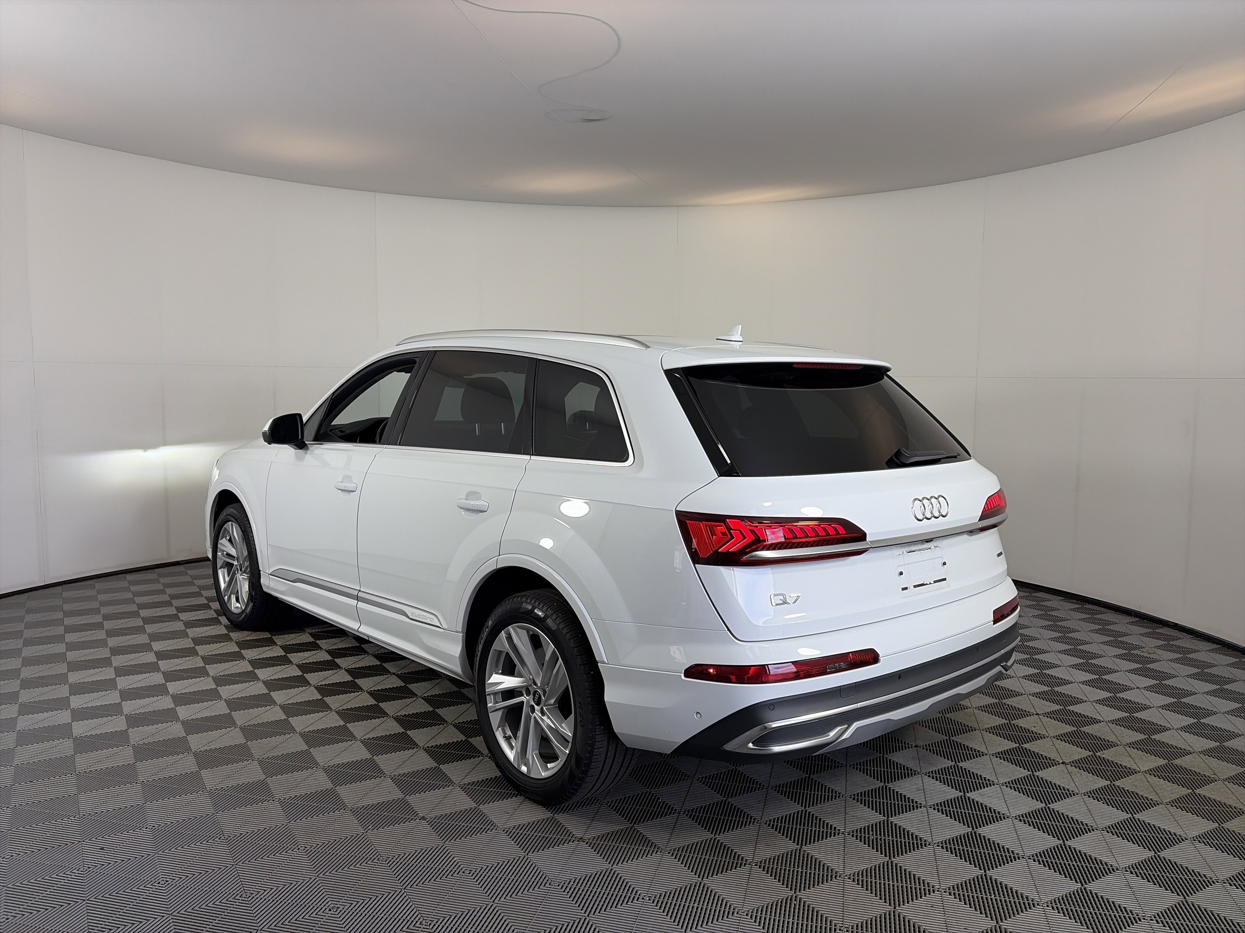 Certified 2023 Audi Q7 2.0T Premium Plus AWD/4WD image 8