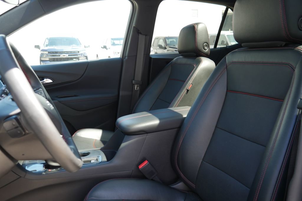 Used 2023 Chevrolet Equinox RS w/ RS Leather Package FWD image 9