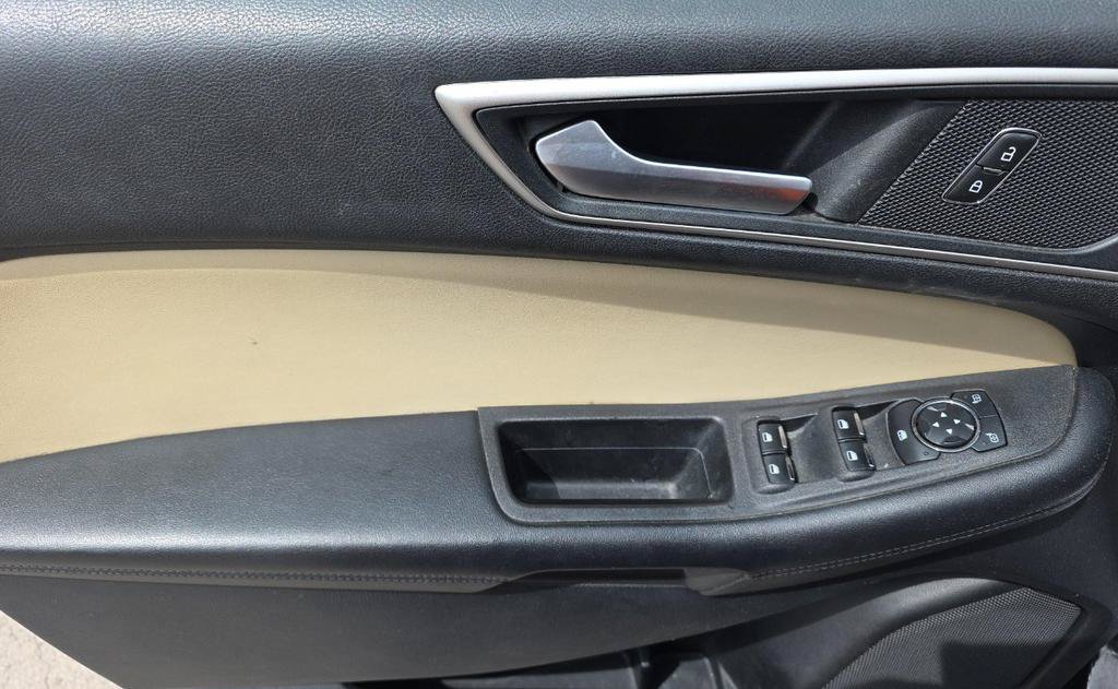 Used 2022 Ford Edge SEL AWD/4WD image 9