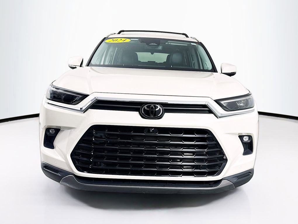 Used 2024 Toyota Grand Highlander AWD image 2