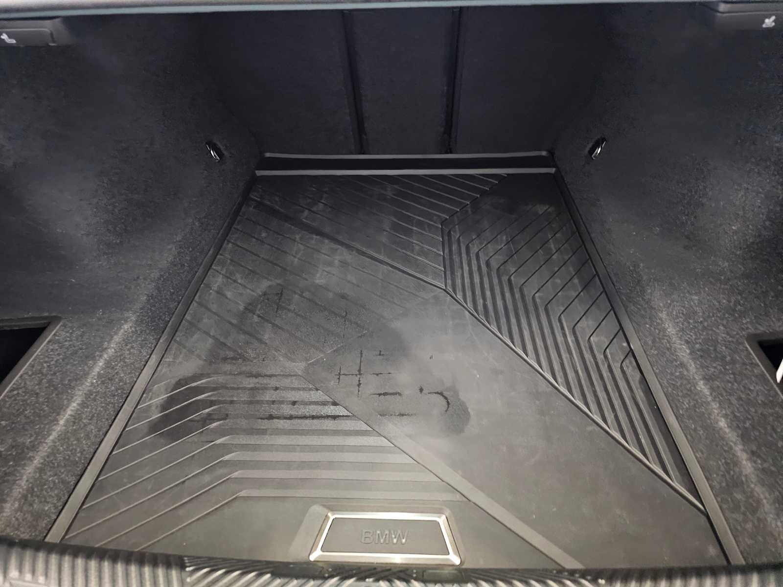 Used 2025 BMW 530i xDrive w/ M Sport Package image 39