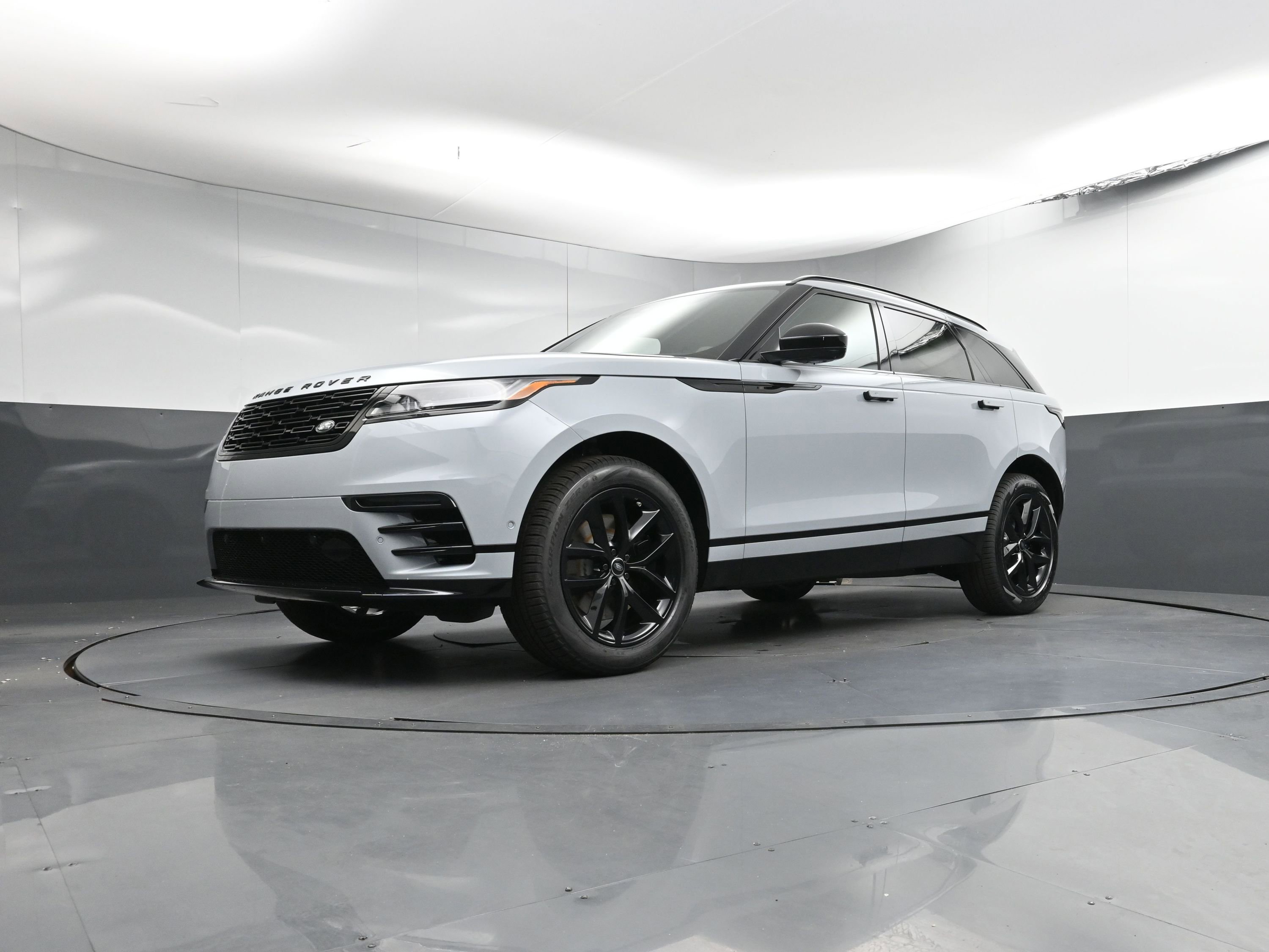 New 2026 Land Rover Range Rover Velar Dynamic SE image 26