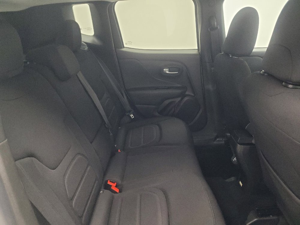 Used 2022 Jeep Renegade Latitude w/ Convenience Group image 19