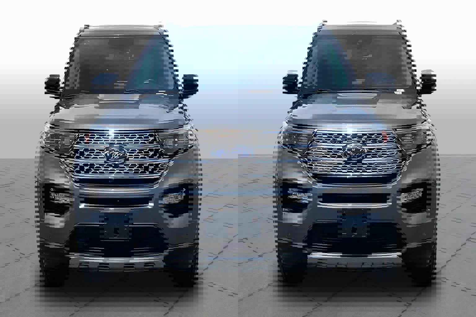 Certified 2024 Ford Explorer Limited w/ Limited Technology Package RWD image 4