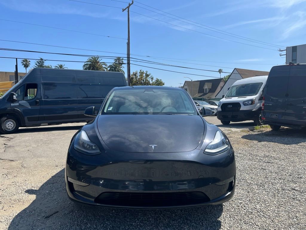 Used 2024 Tesla Model Y 2WD image 2
