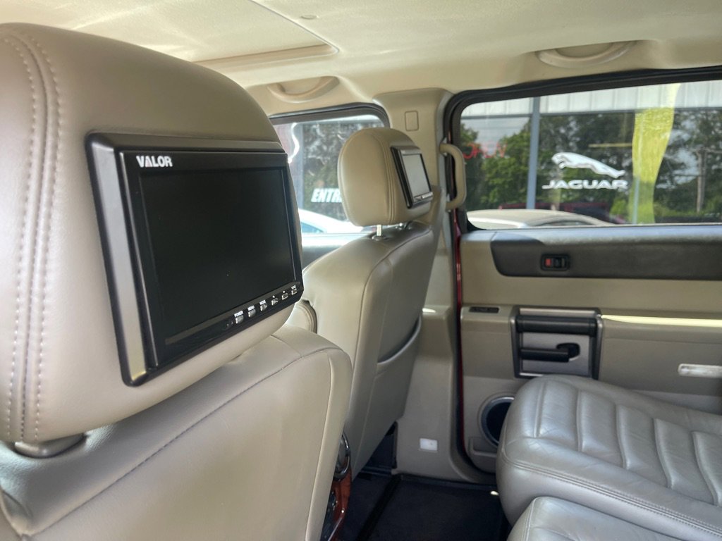 Used 2004 HUMMER H2 w/ Preferred Equipment Group image 19