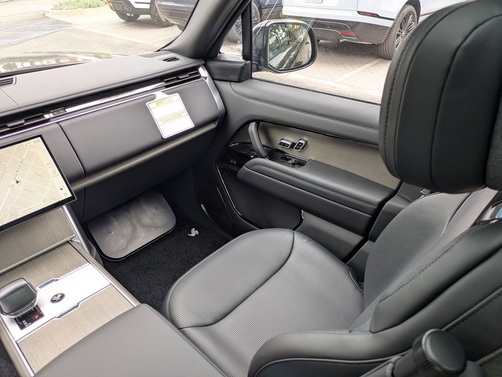 New 2026 Land Rover Range Rover SV AWD/4WD image 28