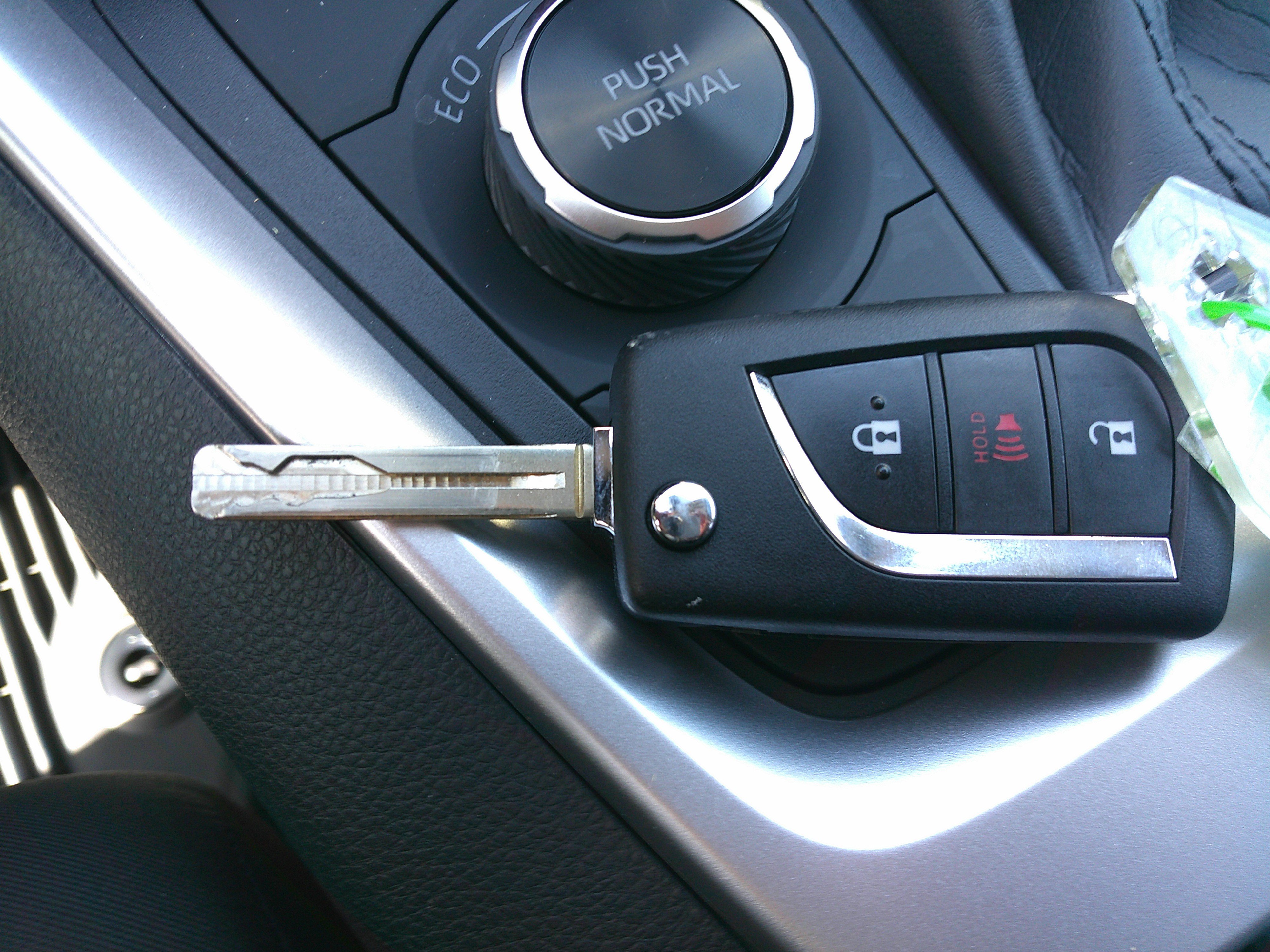 Used 2025 Toyota RAV4 LE image 38