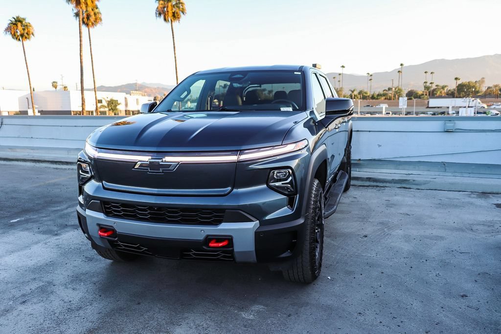 Used 2026 Chevrolet Silverado EV Trail Boss AWD/4WD image 4