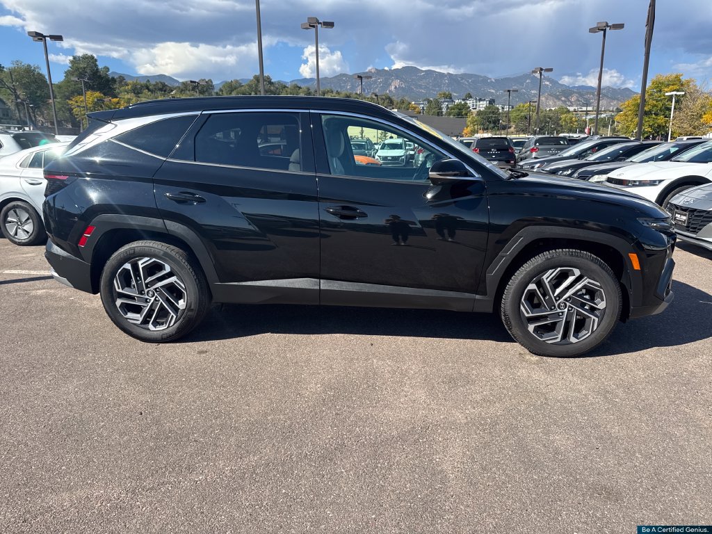 Used 2025 Hyundai Tucson Limited AWD/4WD image 24