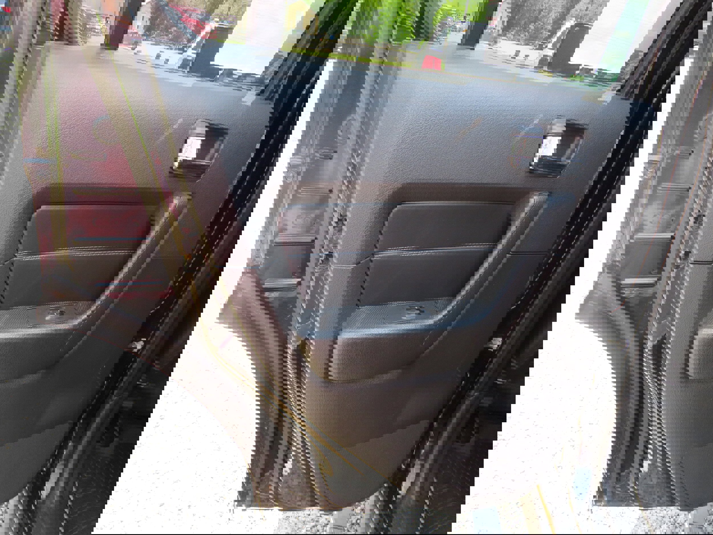 Used 2010 HUMMER H3 Alpha image 10