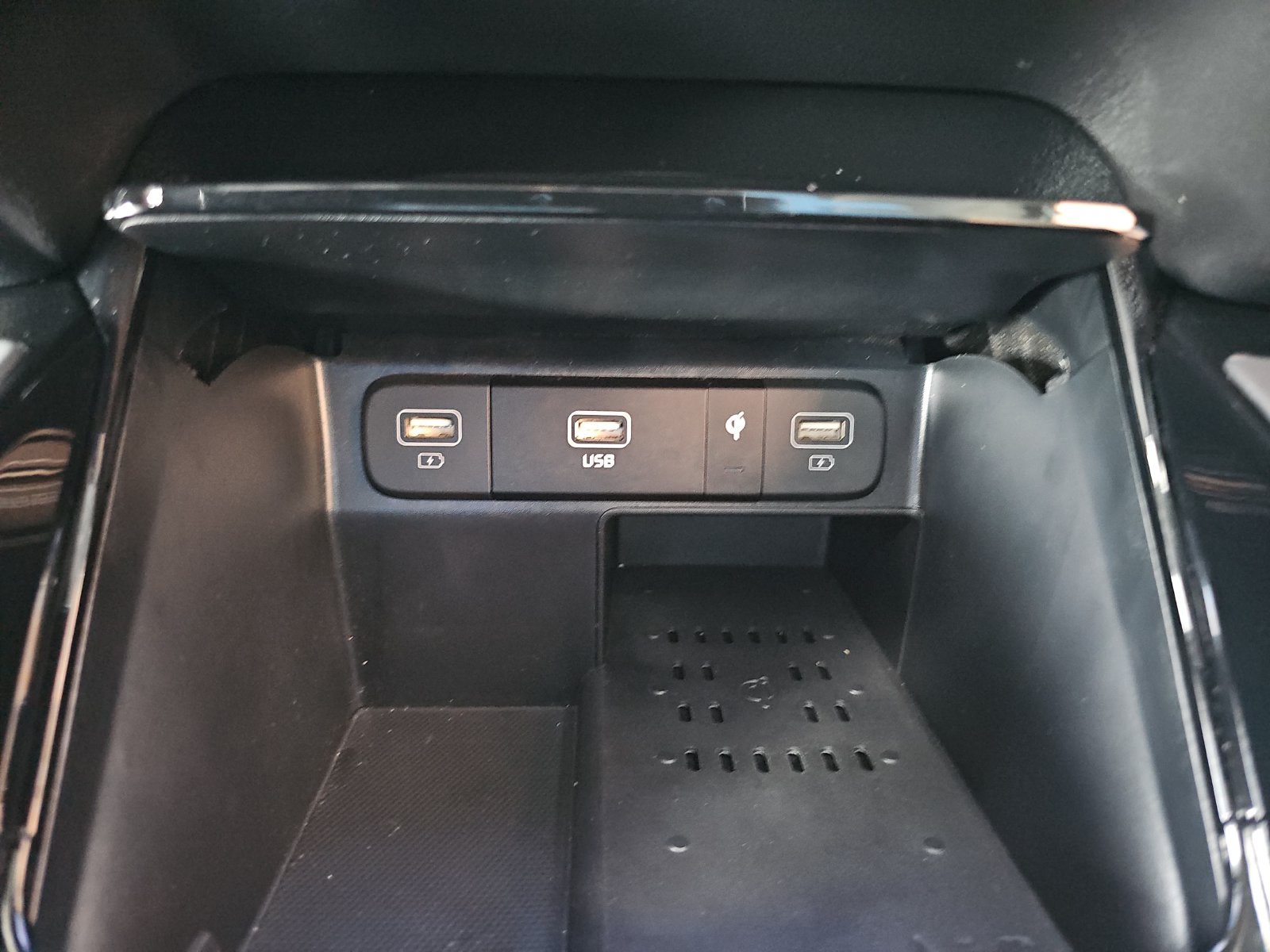 Used 2023 Kia Sorento SX AWD/4WD image 31
