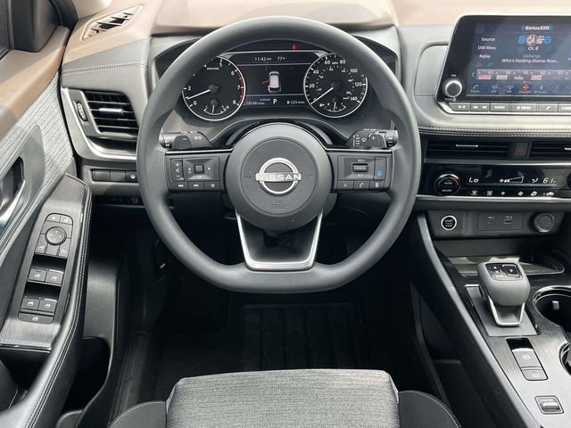 Used 2023 Nissan Rogue SV FWD image 17