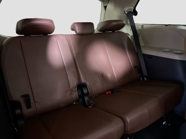 Used 2017 Toyota Sienna XLE image 29