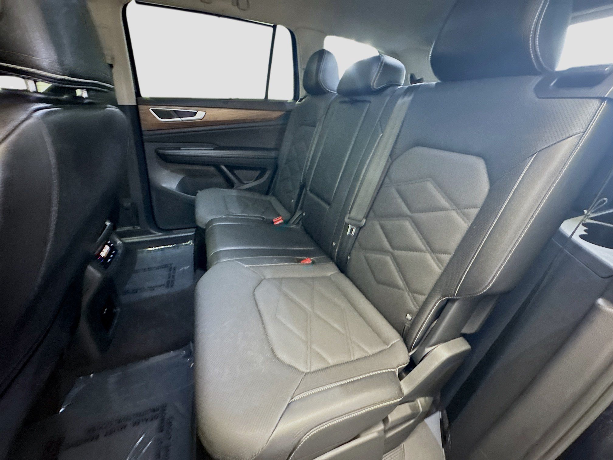 Used 2024 Volkswagen Atlas SE FWD image 13